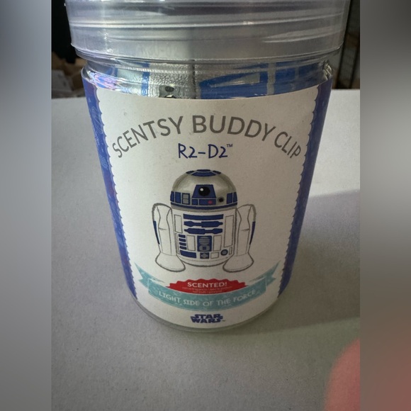 Scentsy buddy clip for backpacks and purses. Smells so clean and refreshing. - Picture 3 of 5